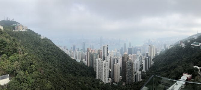 De eerste vluchten en Hong Kong